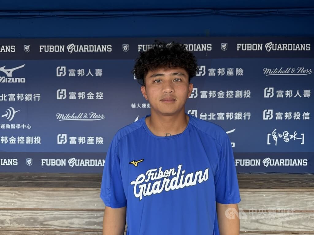 中華職棒富邦悍將隊投手范柏絜（圖）中職生涯經歷傷勢、被釋出，再獲機會感觸很深，他3日受訪表示，過程煎熬但也成長很多，因為體驗過一軍投球的感動而咬牙堅持。中央社記者謝靜雯攝  114年5月3日