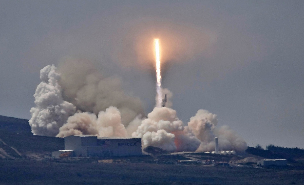 台灣首枚自主研製的衛星「福衛五號」，成功進入預定的太空軌道，美國國防部作戰指揮中心已偵察到福衛五號，並對它進行編號。 圖：達志影像/美聯社