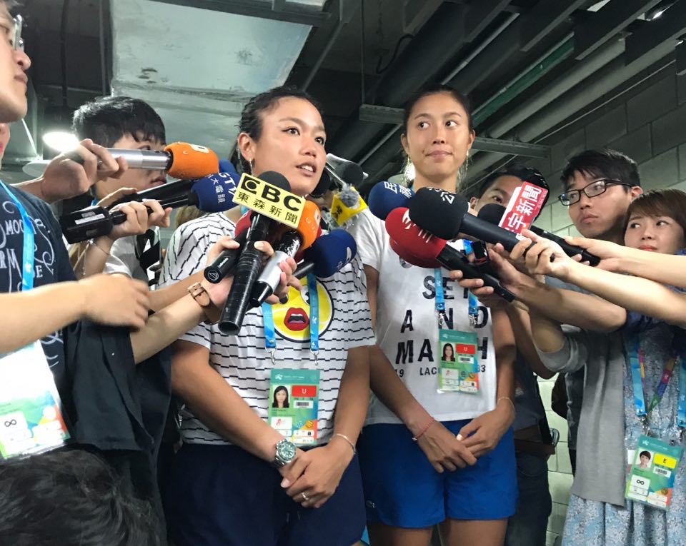 詹家姊妹詹詠然（左）、詹皓晴（右）拿下世大運網球女雙決賽金牌。（資料照） 圖 : 周煊惠／攝