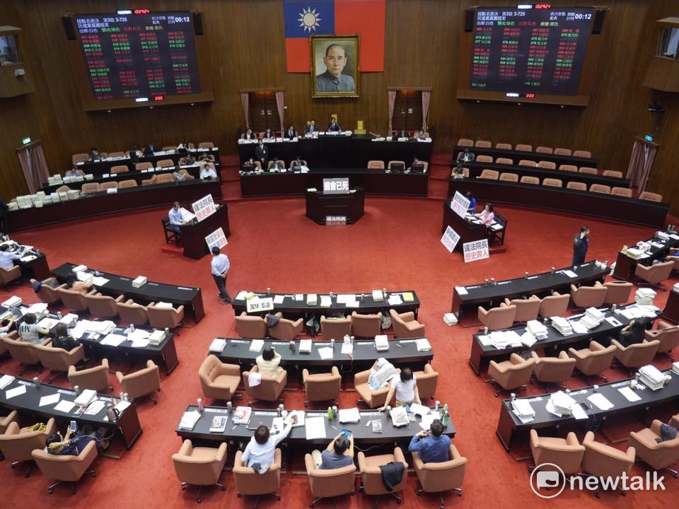林全表示，期待社會各界能用理性的方式來審議前瞻預算，不要過度杯葛，為反對而反對，至於審議的進度，還是尊重立法院。圖為議場。 圖：趙婉淳/攝