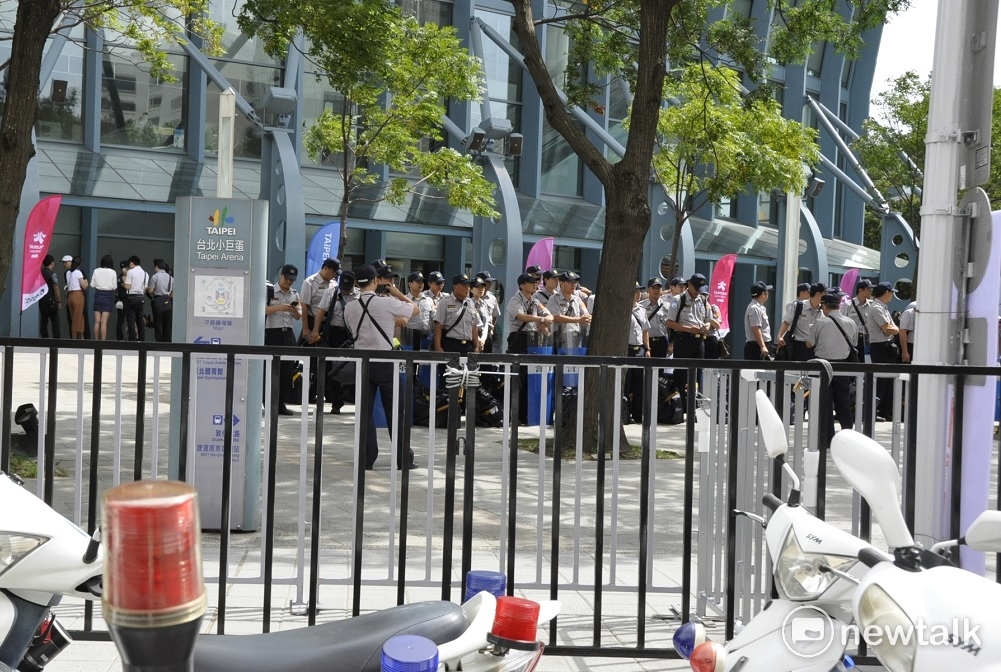 世大運閉閉，維安警察人數已明顯增加。 圖:陳香蘭／攝