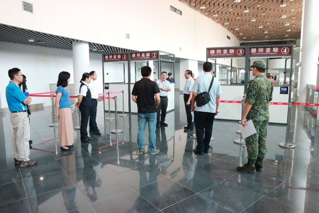 馬祖南竿旅運大樓出境大廳今(31)日進行現地勘查及演練，明天起正式推行試辦服務。 圖：交通部航港局 / 提供