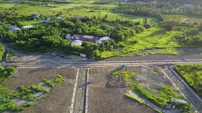 140多年歷史的張家古厝是為了落山風設計的恆春傳統建築，是恆春僅存防禦型民宅，周圍環繞著竹塹。 圖:翻拍張洧濟臉書