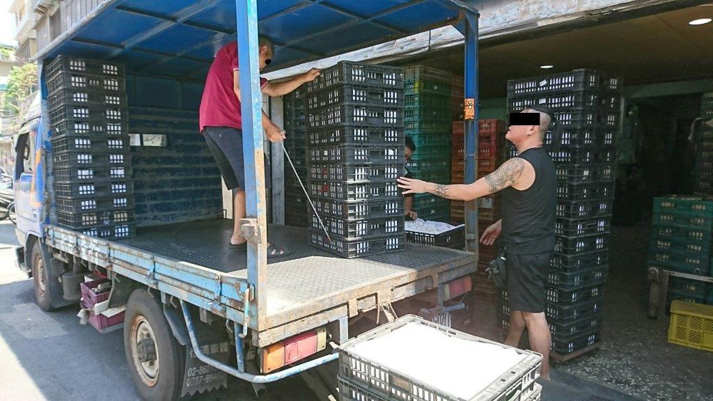 衛生局統計台北市受波及店家共計5家，分別為2家蛋行、3家餐飲店，目前已監督廠商退運，並且集中銷毀共計680公斤的問題蛋品。 圖：台北市衛生局提供