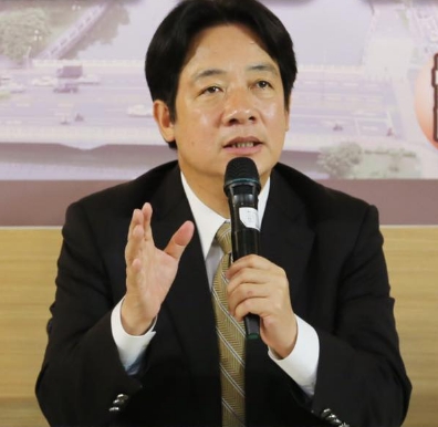 台南市長賴清德今(5)日證實將接任行政院長，外傳妻子吳玫如向台電提出辭呈。 圖：取自賴清德臉書