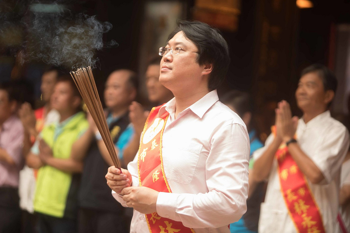 基隆市長林右昌感謝神明保佑放水燈儀式順利 圖：基隆市政府/提供