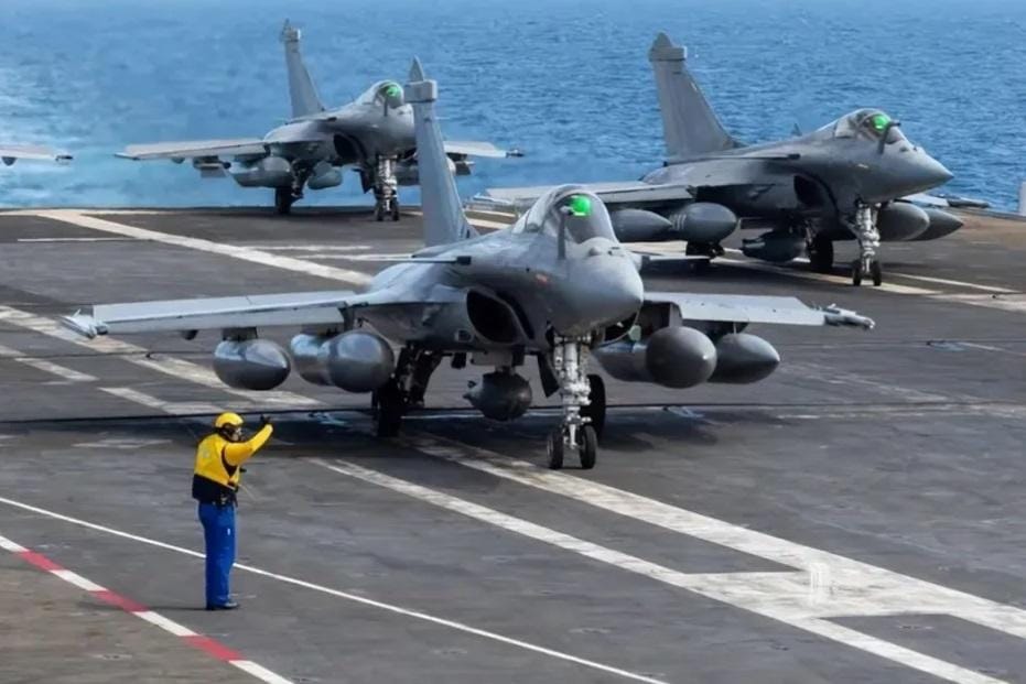 現有的航空母艦艦載機，很少有機翼無法折疊的。 圖：翻攝自航空視界