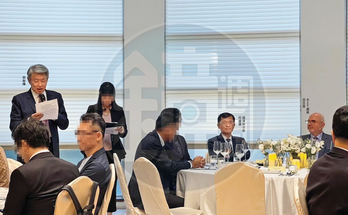 郭智輝4月28日以經濟部名義密宴AIT並在席間致詞，地點就挑在妻兒持股、崇越集團所屬的MD餐廳，挨批公私不分、涉圖利。 圖：鏡週刊提供