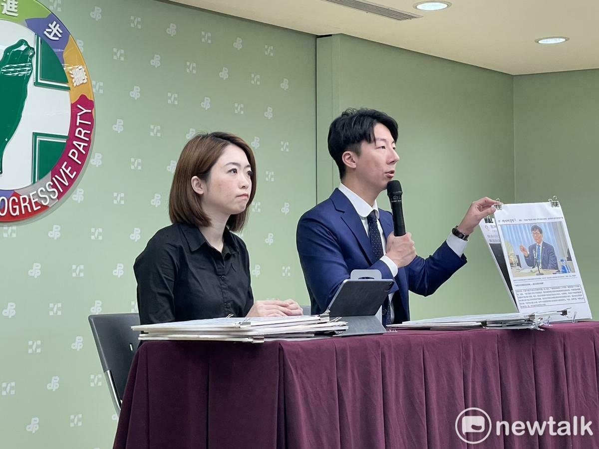 民進黨說，多數機構預測，新台幣對美元匯率約在28至33元之間。 圖：記者高逸帆攝