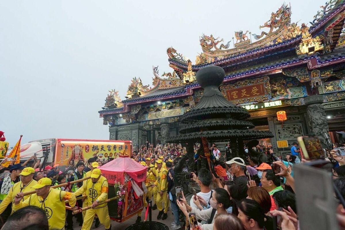 白沙屯媽祖200年來首度踏足南投，夜晚駐駕受天宮。（翻攝自許淑華粉絲專頁）