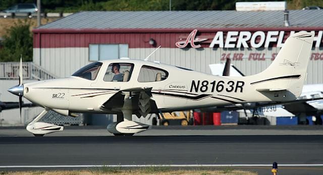 西銳飛機銷售與行銷高級副總裁科瓦爾斯基在接受媒體訪問時表示，由於客戶大多為飛行經驗有限的企業主，該公司致力開發更容易辨識、更安全、更簡單的飛機駕駛艙與用戶介面，以確保客戶的飛行安全。 圖：翻攝自 @thealexisJnr X 帳號