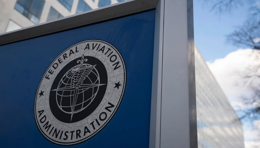 FAA 目前正就此事件展開調查，而這也是繼上個月雷根華盛頓國家機場發生美國航空兩架支線飛機翼尖碰撞事件後，再度發生的類似情況。 圖:翻攝自X帳號@Porter_Anderson