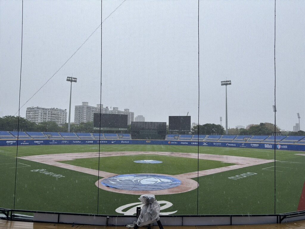 中華職棒7日原訂在新莊棒球場舉行例行賽程，受大雨影響無法進行，聯盟下午宣布此戰將延至補賽週進行補賽。（中華職棒提供）中央社記者楊啟芳傳真  114年5月7日