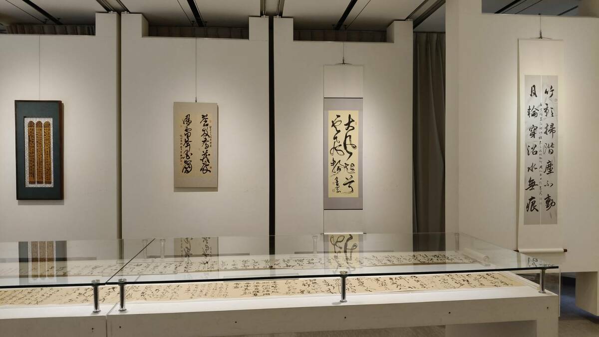 集結10位行草名家作品，備受書壇矚目的「驚雲─當代行草十人展」，自5/8至5/29在南台灣書法殿堂「明宗書法藝術館」轟動登場。 圖：黃博郎／攝