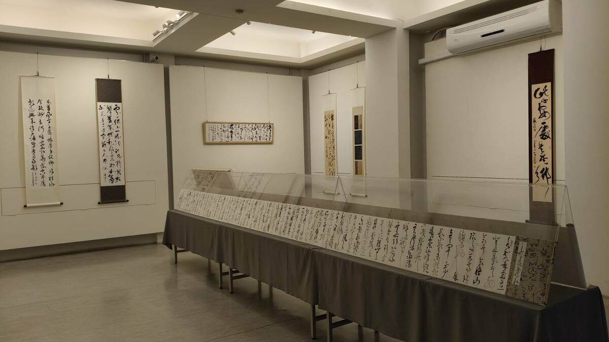 集結10位行草名家作品，備受書壇矚目的「驚雲─當代行草十人展」，自5/8至5/29在南台灣書法殿堂「明宗書法藝術館」轟動登場。 圖：黃博郎／攝