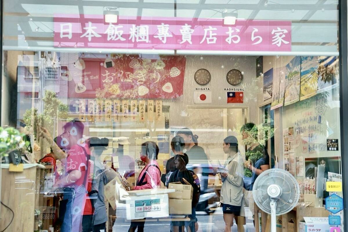 民進黨立委黃捷今（9）天在臉書發文透露，砸店事件後，「我的一位學長選民與我聯絡，表示很樂意出租給飯糰店並授權我來協助。」 圖：擷自黃捷臉書粉專
