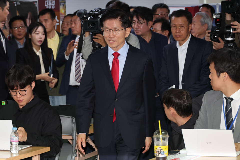 金文洙強烈反彈，痛斥此舉為「午夜政變」，並揚言提出法律與政治訴訟。 圖：翻攝自 韓網