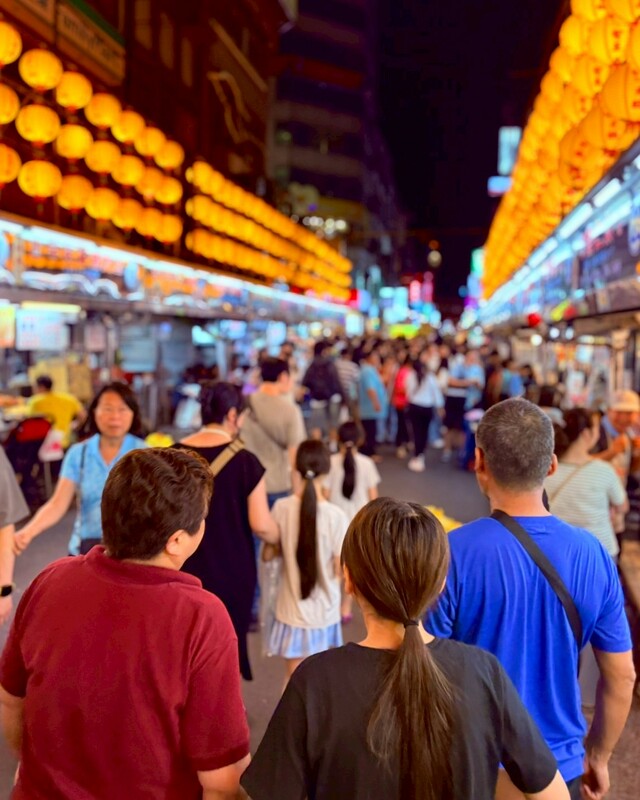 內政部昨（9）日公布最新人口統計，今年四月全台出生數僅 8,684人，同期間，國內死亡數達 17,205人，約為出生數的 2倍，全台人口持續呈現「自然負成長」。 圖：黃偉柏／攝（人口示意圖）