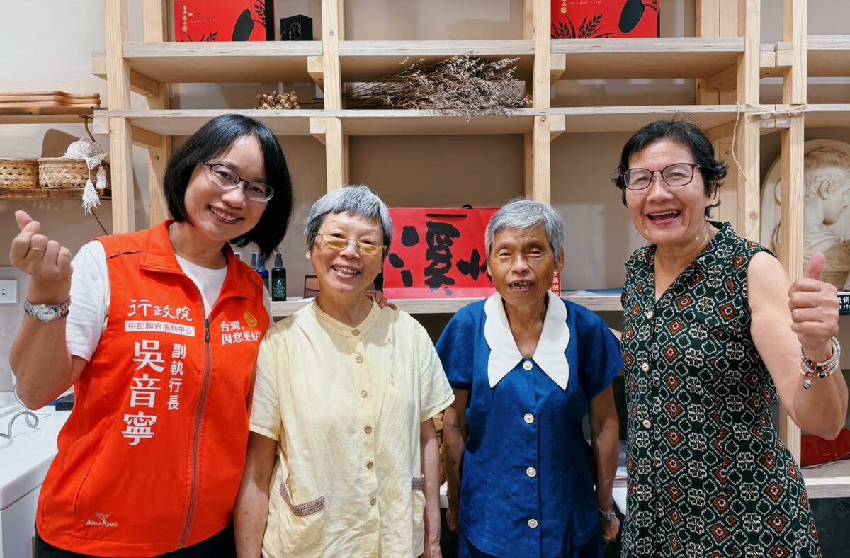 行政院中部聯合服務中心副執行長吳音寧今（11）日在臉書分享參與觀察，並講述一則由其母親莊芳華老師記錄的故事，引發關注。 圖:翻攝自吳音寧臉書