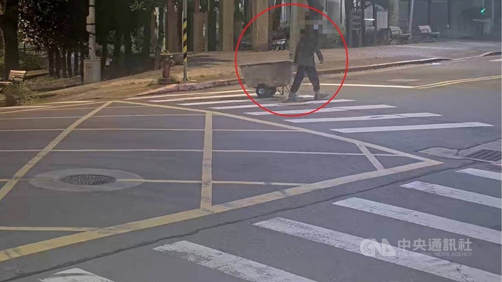 台北市警方12日表示，有工地電纜線頻頻遭竊，經查發現曾在此工地任職的45歲王姓男子及59歲薛姓男子涉重嫌，上門查緝時還起獲安非他命吸食器，2人供稱是因缺錢花用才鋌而走險犯案。（翻攝照片）中央社記者黃麗芸傳真  114年5月12日