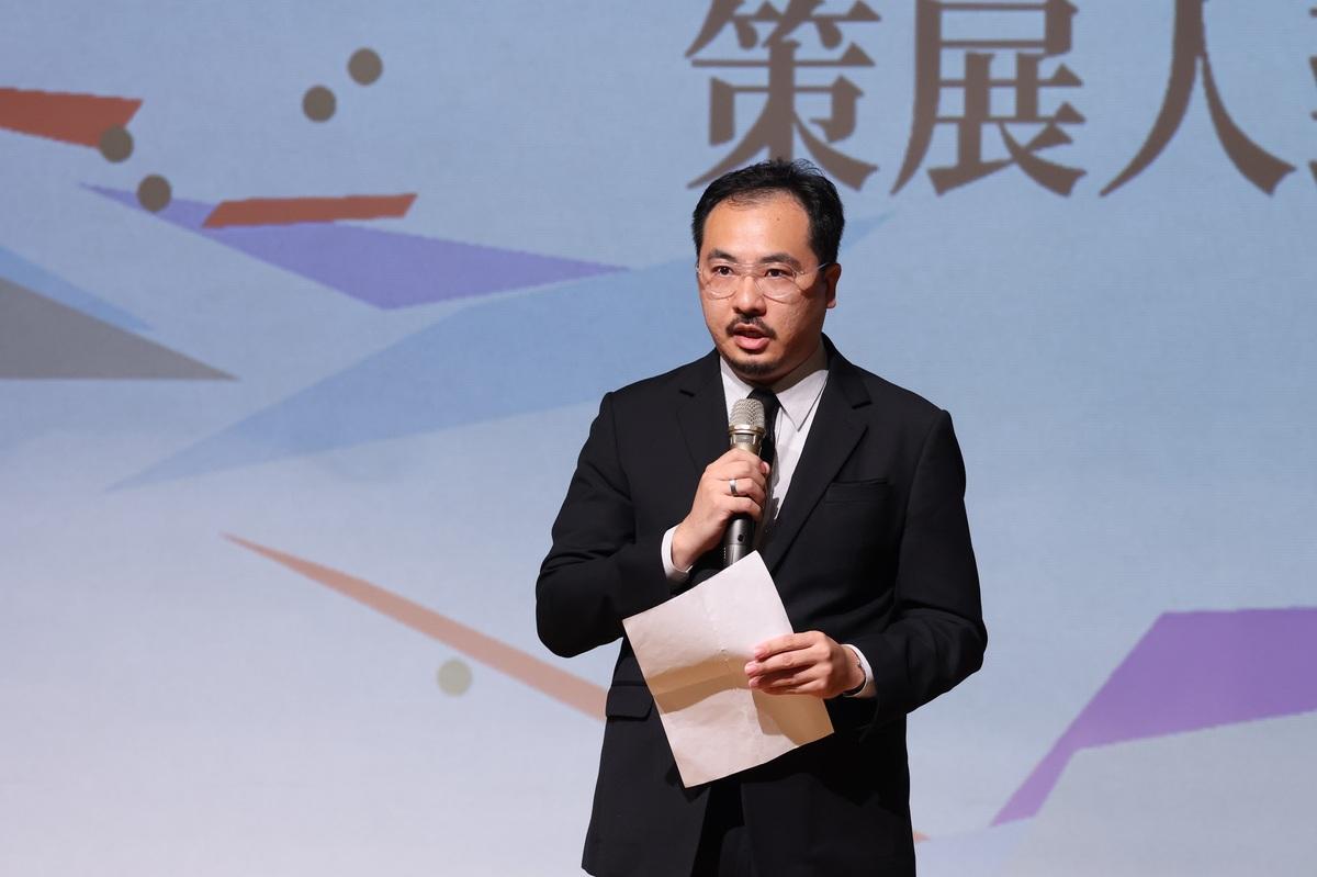 「2025綠島人權藝術季」總策展人高森信男表示，本屆藝術季以「一四九海浬的時間：對抗遺忘」為主題，回應自1951年起政治受難者從基隆港被押解至綠島的歷史航程。 圖：文化部提供