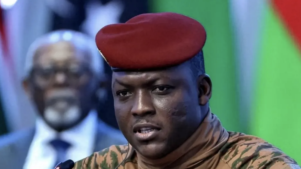 外媒報導，平壤政府已向西非國家布吉納法索（Burkina Faso）派遣多達 700 名菁英士兵，任務是保護總統特拉奧雷（Ibrahim Traoré）政權安全。 圖：翻攝自 《海風看世界》