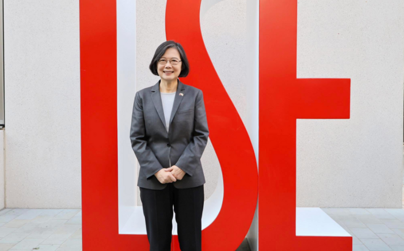 蔡英文回英國母校LSE演講 許美華：一直講假論文的可以閉嘴了吧!