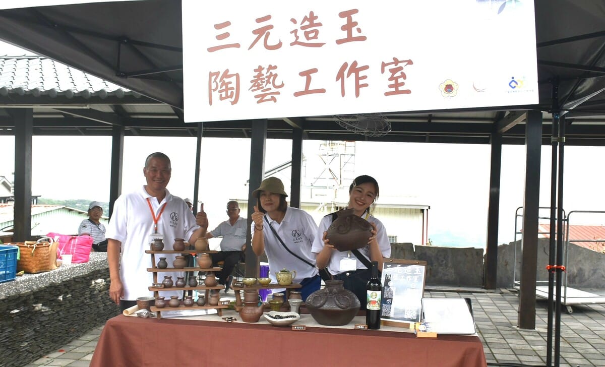 三元造玉－陶藝工作室是三地門在地秘色瓷的生產基地。 圖：孫家銘攝