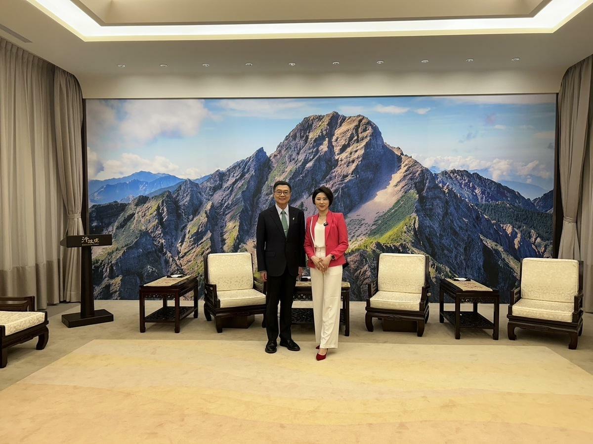 520就職滿週年之際，行政院長卓榮泰接受主持人許貴雅專訪。 圖：三立電視提供
