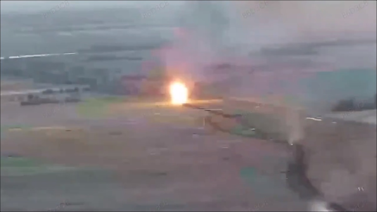 另外有網友分享稱，烏軍的炮兵與無人機部隊攜手合作，成功擊退試圖侵略扎波羅熱州諾沃帕夫利夫斯克地區的俄軍部隊。 圖：擷取自 @Heroiam_Slava X 帳號