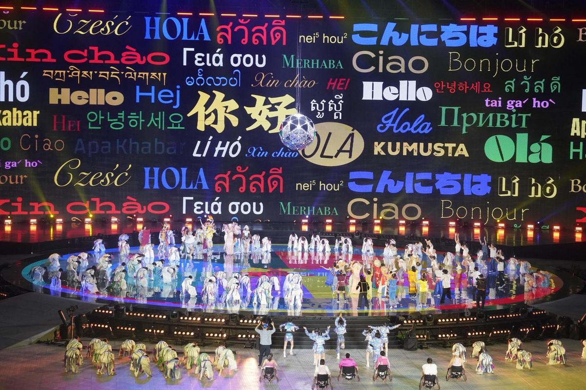 2025雙北世界壯年運動會開幕典禮17日晚間在台北大 巨蛋盛大登場，開場舞蹈演出融入多元特色，結合文 化與體育的跨界視野，精彩動人。 圖:張良一／攝