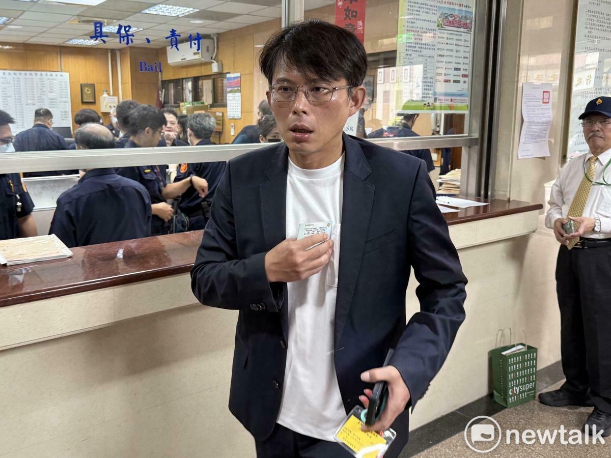 民眾黨主席黃國昌現身台北地院再度旁聽前主席柯文哲案開庭。 圖：周煊惠 / 攝