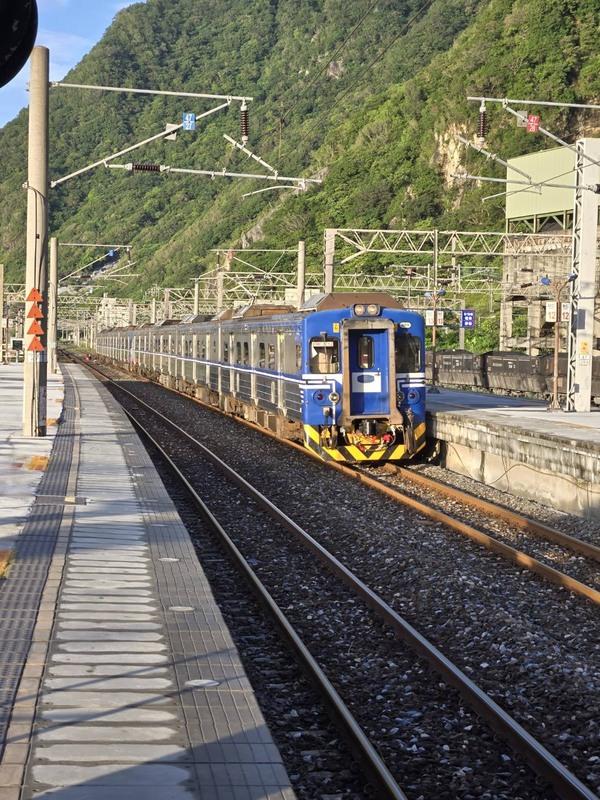 台灣鐵路公司今日宣布恢復和仁至崇德路段「單線雙向」行車。 圖：台灣鐵路公司／提供