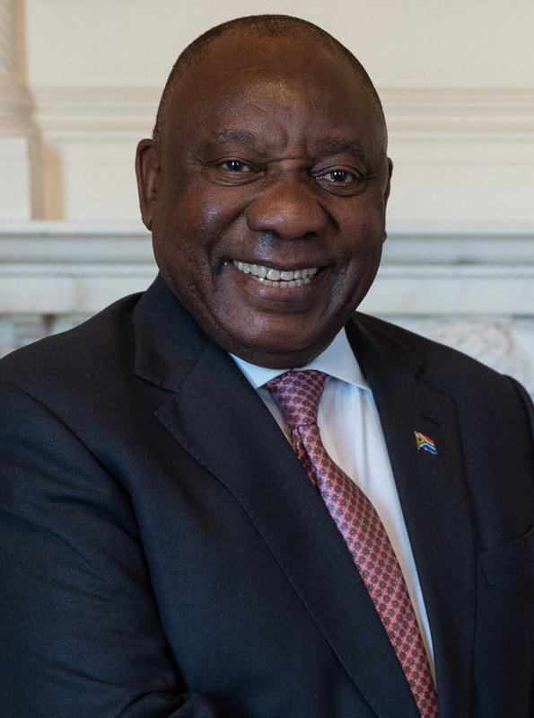 南非總統拉瑪佛沙（Cyril Ramaphosa） 20 日在訪美期間，成為川普最新的「直播攻擊」對象，當場遭川普在媒體面前質疑南非白人農民遭遇「種族滅絕」。 圖：翻攝自 維基百科