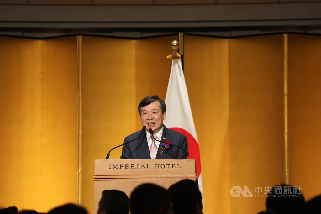 駐日代表處與巴拉圭駐日本大使館22日晚間在東京舉辦慶祝台巴日友好酒會，駐日代表李逸洋表示，這是台灣第一次在東京與友邦巴拉圭，連同在地國日本一起舉辦三國友好晚會，「是歷史性，曾來沒有過的」。中央社記者楊明珠東京攝  114年5月22日 圖：中央社提供