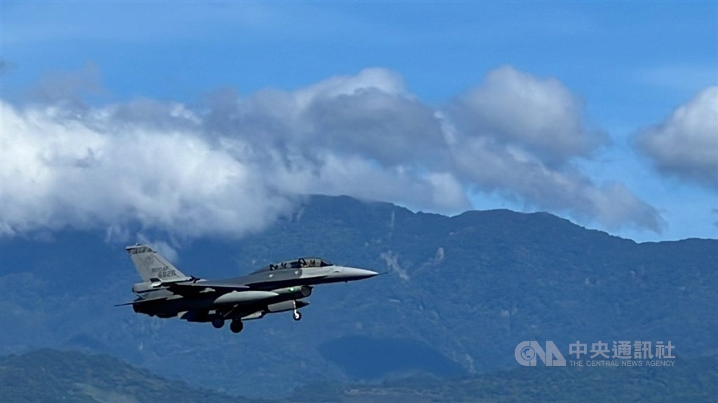 圖為國軍漢光40號實兵演習空軍F-16戰機演練轉場。（中央社檔案照片） 圖：中央社提供