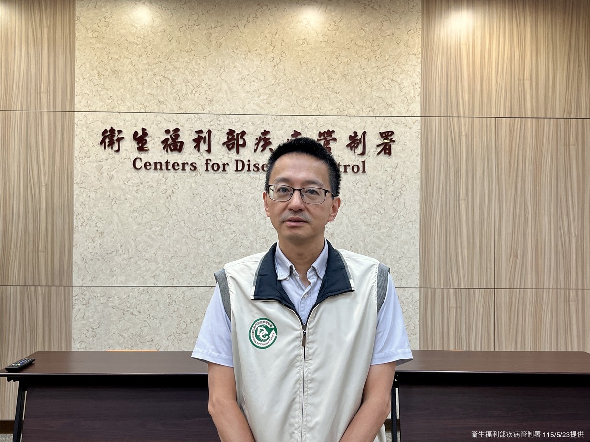 疾病管制署羅一鈞發言人說明新冠疫苗接種情形。 圖：疾管署／提供