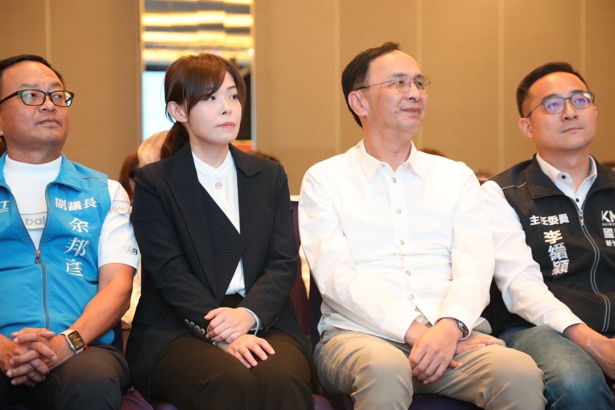 國民黨舉行反惡罷政策說明會，邀請新竹市長高虹安到場與國民黨主席朱立倫、國民黨立委鄭正鈐、許宇甄等人同台。 圖：國民黨文傳會/提供