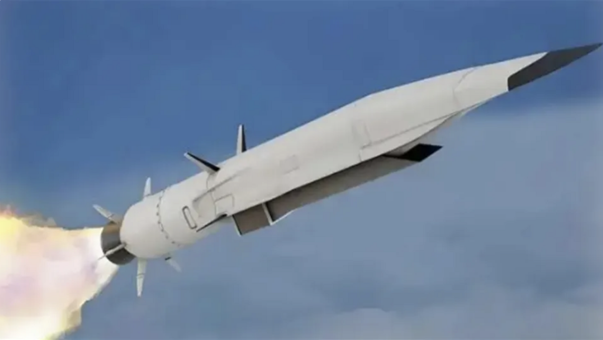 中國在無人機戰場可能祭出更極端的戰術，例如使用自殺式無人機群淹沒航母戰鬥群的防空火力網。 圖：翻攝自 栗子評述