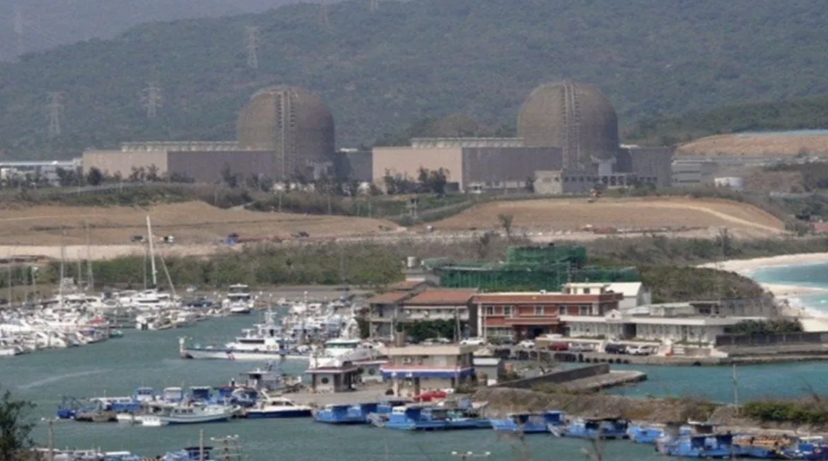 中國軍事媒體直言「只需精確打擊台灣 30 至 40 個關鍵基礎設施節點」，就足以讓台灣陷入全面癱瘓，甚至無需發動大規模登陸作戰。 圖：翻攝自 栗子評述