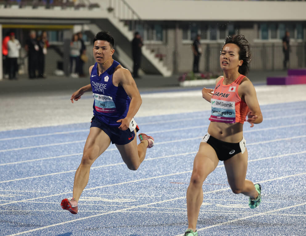 2025亞洲田徑錦標賽28日進行女子100公尺決賽，台灣好手胡家蓁（左）以11秒85的成績獲得第6名。（中華民國田徑協會提供）中央社記者黎建忠傳真  114年5月28日
