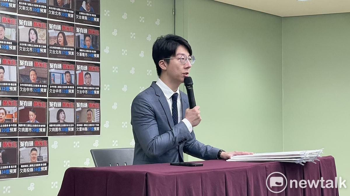 吳崢轟南投縣選委會自證己罪。 圖：高逸帆／攝