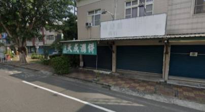 高雄橋頭天成潤餅疑似顧客食用潤餅後食物中毒就醫，已無預警宣布永久停業。 圖：孫家銘翻攝Google Map