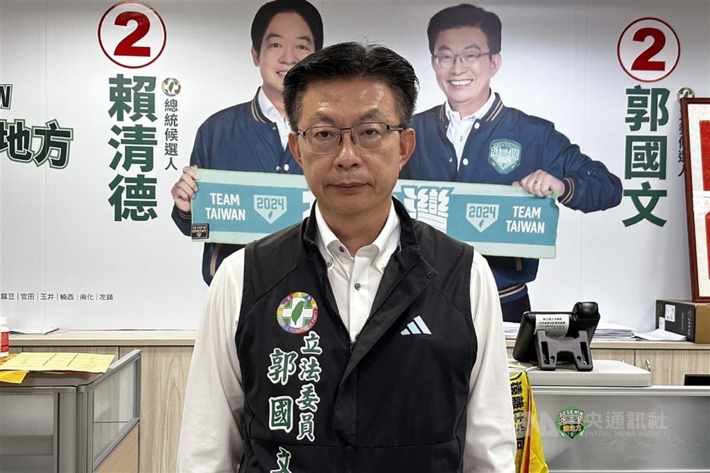 民進黨立委郭國文今天說，他赴日訪問並轉交總統賴清德親筆信給前防衛大臣岸信夫。涉外人士指出，這封信代表台灣與安倍家族的緣分傳承。（中央社檔案照片）