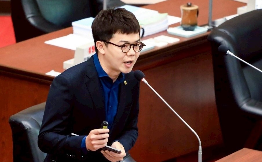 張博洋建議衛生局先從設籍高市且符合疾管署建議接種對象著手，評估編列預算提供疫苗補助。 圖：張博洋服務處/提供