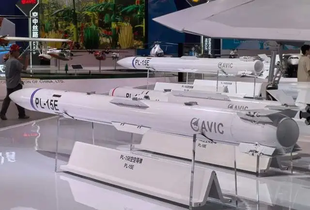 日本專家取得中國「霹靂 15E（PL-15E）」空對空導彈的殘骸，未來將與印度共享數據。 圖：擷取自《騰訊網》