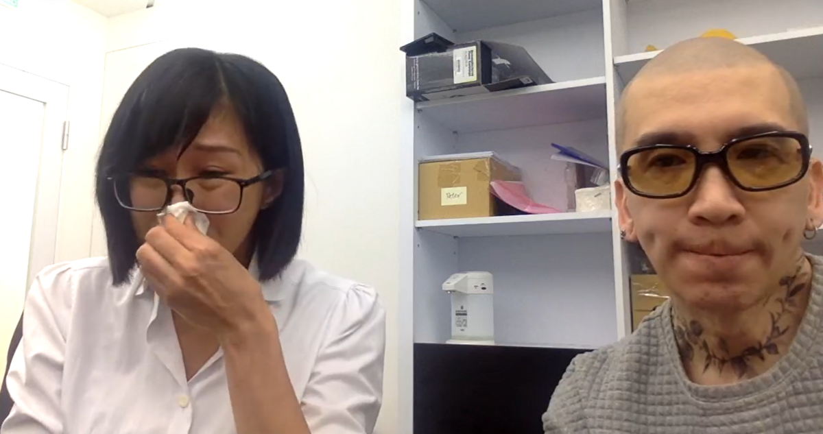 呂秋遠指控遭設局，林沄蓁否認勾引，並在直播中哽咽談及過往家暴與生子原因。 圖：翻攝自作家H直播畫面