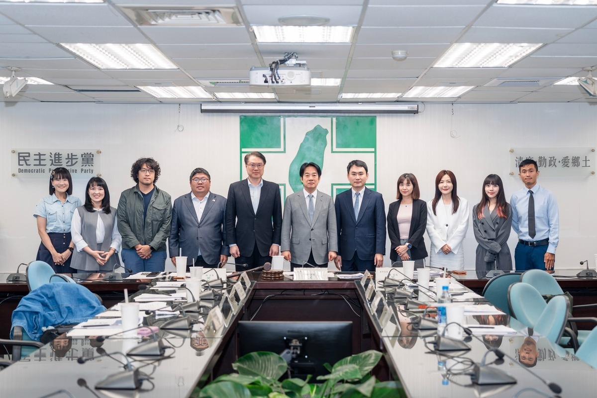 民進黨青年局舉辦首次局務會議。 圖：民進黨提供
