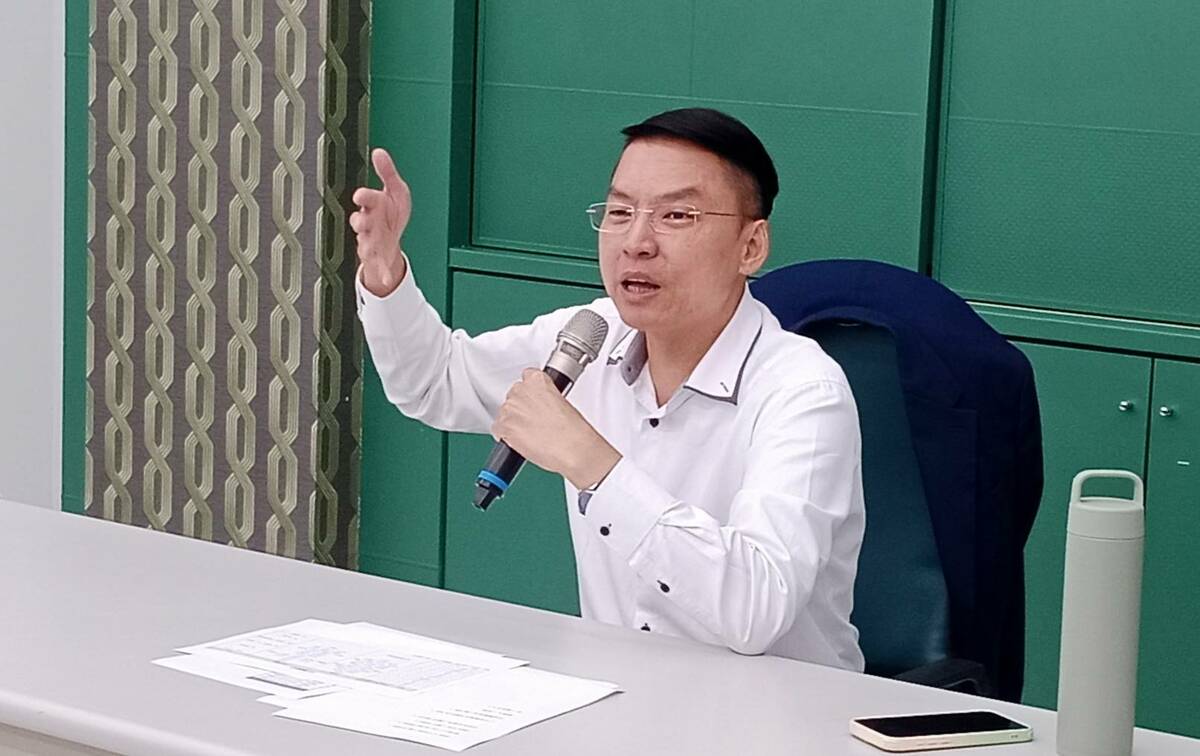 黃文益舉辦上任一周年媒體茶敘，總結黨部經營與組織活動的成果及未來展望。 圖：孫家銘攝（資料照）