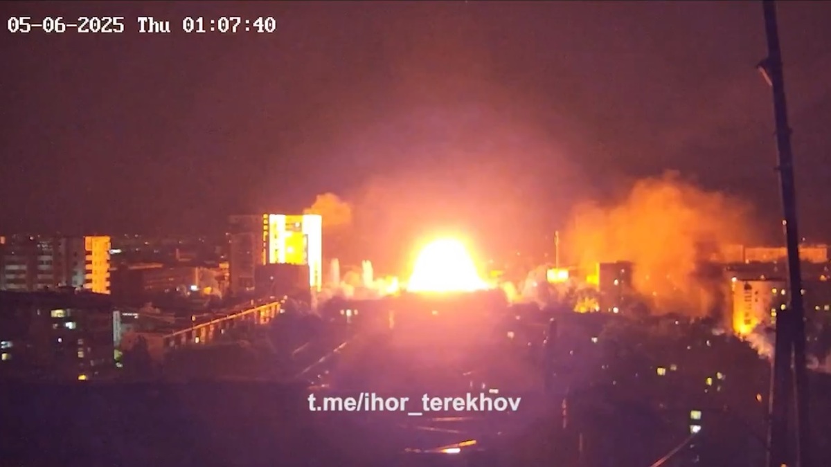 6月5日深夜至6日清晨，俄羅斯對烏克蘭展開大規模報復性空襲，攻擊範圍涵蓋烏克蘭全境。 圖：擷取自 @bayraktar_1love X 分享影片